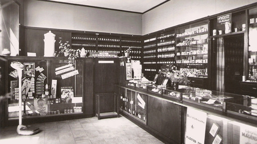 Marien-Apotheke innen alt Marien-Apotheke