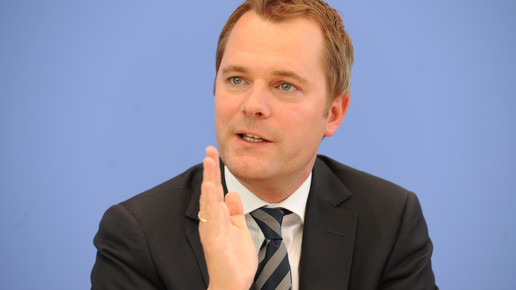 Bahr kritisiert Novartis