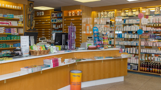 Adler-Apotheke Erlangen innen Marie-Theres Graf 