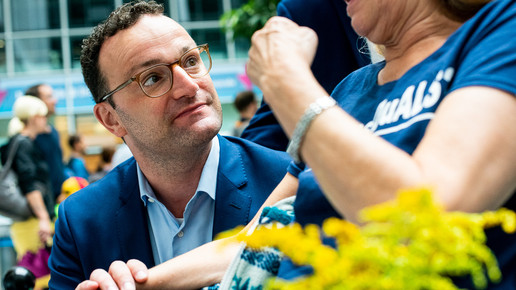 Spahn: Pflege-Vollkasko passt nicht