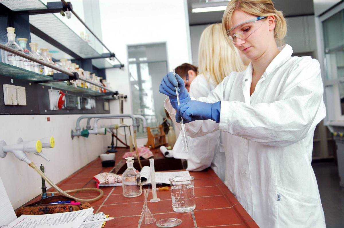 Pharmaziestudium ohne Abitur | APOTHEKE ADHOC