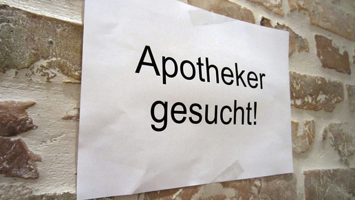 Schild „Apotheker gesucht“