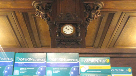 berlinapo hackescher uhr aa