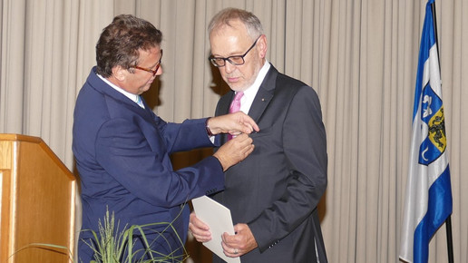 Wolfgang Mueller Verdienstkreuz 1 Marien-Apotheke