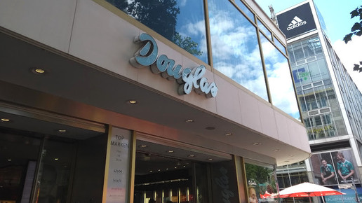 Douglas will Filialen schließen