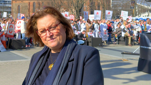 Dr. Ina Czyborra (SPD) beim Apothekenprotest in Berlin