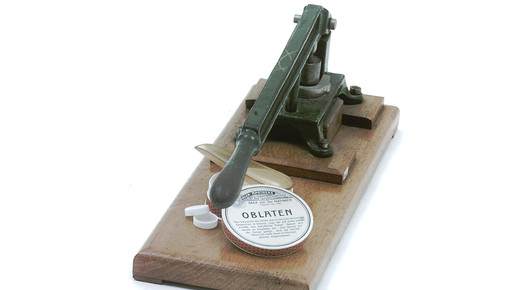 Tablettenpressevon 1873 apomuseum bad schwalbach