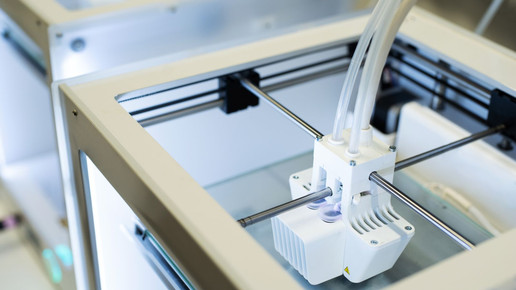 Ein 3D-Drucker von oben fotografiert