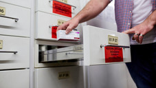 So kommt der Corona-Impfstoff in die Apotheke So kommt der Corona-Impfstoff in die Apotheke