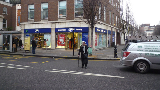 Wegen Corona: Pessina streicht 4000 Stellen