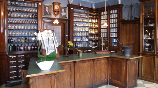 historische Stadt-Apotheke 7 Stadt-Apotheke