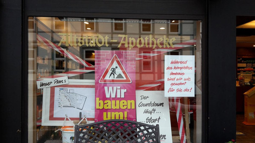 Altstadt-Apotheke Goettingen Umbauschaufenster Altstadt-Apotheke