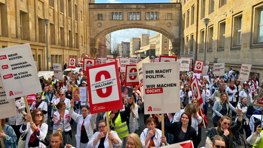 Protestzug in Berlin am BMG