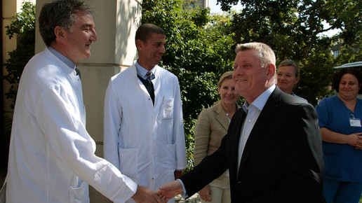 groehe sommerreise charite2 bmg