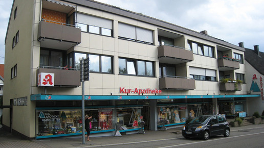 aussen 6 Kur-Apotheken.