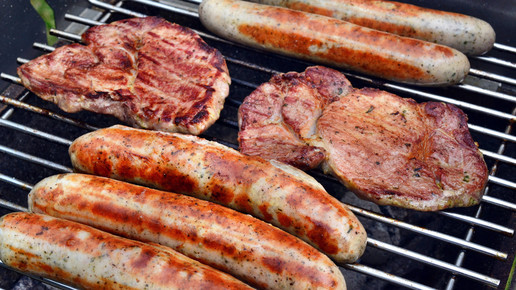 grill bratwurst staek pixeliode Andreas Hermsdorf