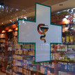 griechenland glasscheibe Apotheke in Griechenland