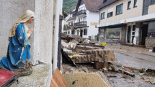 Chaos nach Flutkatastrophe