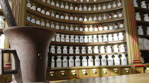 offizin gefaesse schwan-apotheke husum