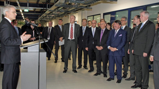 0003-pm noweda seehofer besucht noweda bild1