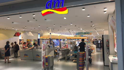 dm: Erst Hebammen-, dann Apothekenfortbildung?