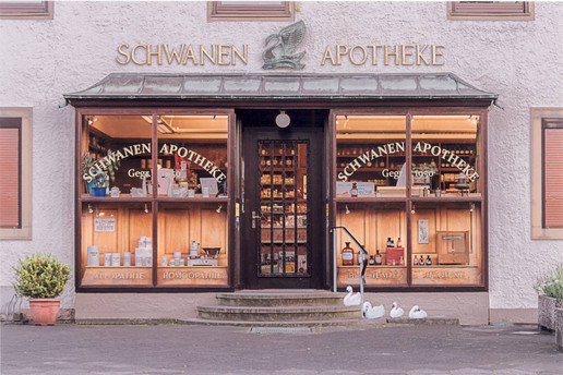 Schwanen-Apotheke von außen