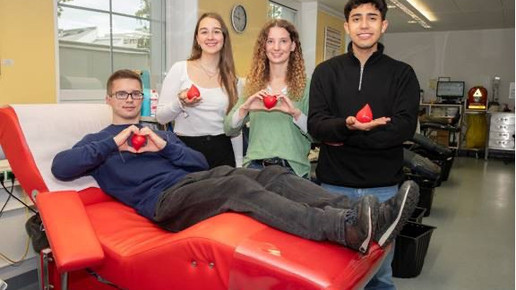 240 Liter Blut: Aderlass bei Pharmaziestudenten