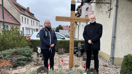 Protest-Friedhof: Grabsteine für geschlossene Apotheken