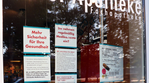 Schaufenster AMTS adler apo