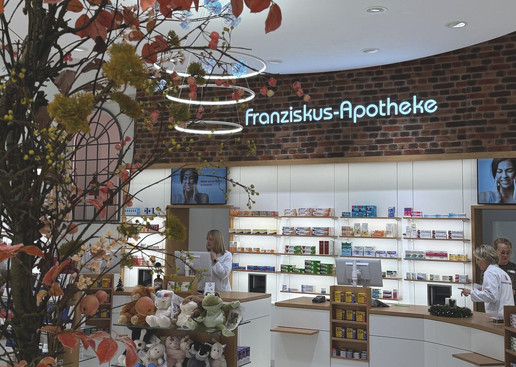 Die Franziskus-Apotheke von außen. Mehr dazu im Artikel.