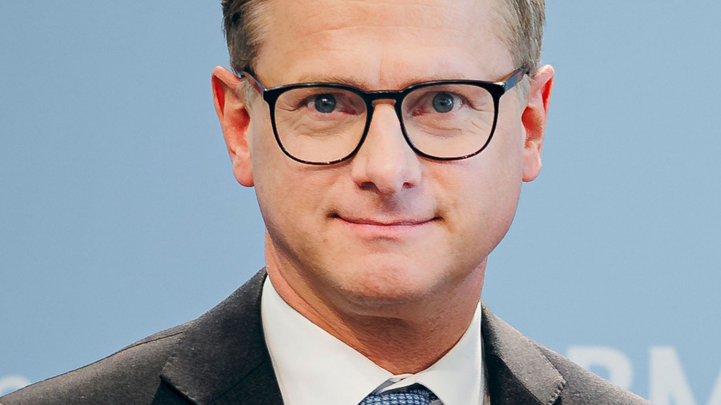 Pflegestrukturkommission nimmt Arbeit auf | APOTHEKE ADHOC