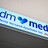 Logo von dm-med über dem Eingang in Tschechien