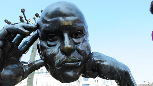 stuttgart boersenplatz skulptur denker eh