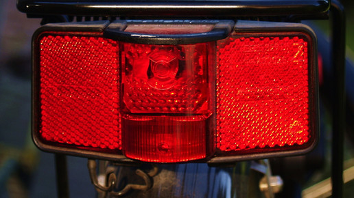 fahrrad ruecklicht uschi dreiucker pixelio.de