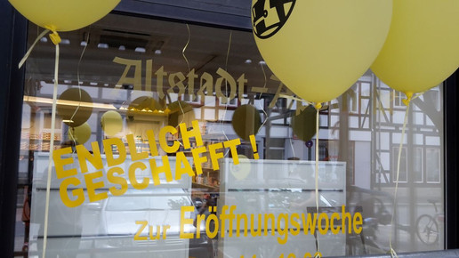 Altstadt-Apotheke Goettingen Eroeffnungsschaufenster Altstadt-Apotheke