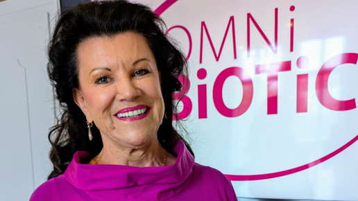 Prof. Anita Frauwallner lächelt. 