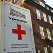 Schild des Bernhard-Nocht-Instituts für Tropenmedizin