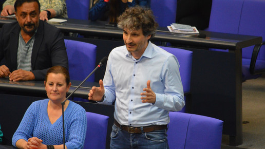 Ates Gürpinar im Bundestag