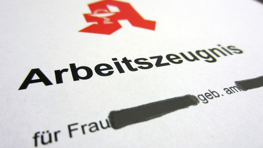 Arbeitszeugnis: Kein Anspruch auf Schlussformel