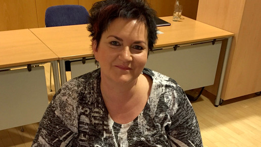 Andrea Goehren Burg ak sa