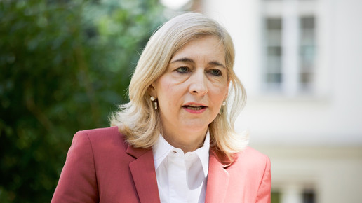 Foto: Nina Warken auf einem Termin 