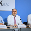 Hans-Jürgen Müller, Vorstandsvorsitzender des IKK,  Hans-Peter Wollsifer, Vorstandsvorsitzender des IKK, und  Frank Hippler, Vorsitzender der IKK classic 