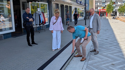 Neuer Marktplatz: Stolpergefahr vor Apotheke