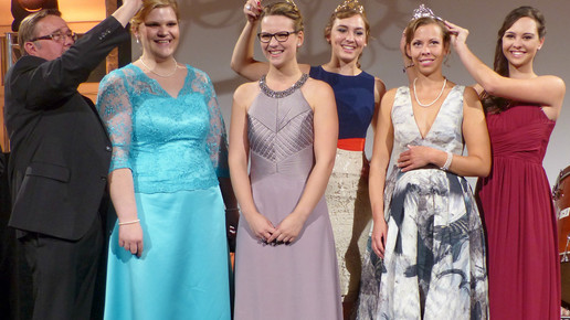 uhr weinprinzessin kulturland rheingau