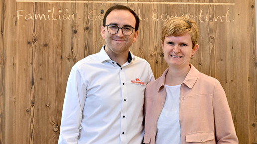 Das Apothekerpaar Alexander und Julia von Handorff in ihrer Apotheke. 