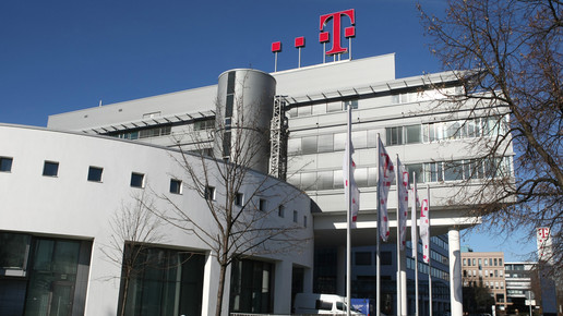 Telekom-Zentrale-bei-Tag DTAG