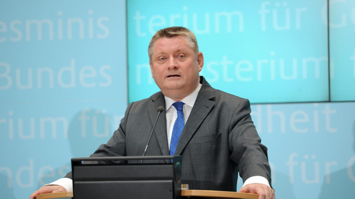 ebola groehe 20140925 eh1