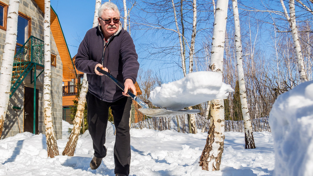 Schneeschippen-geht-aufs-Herz
