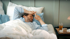 Christian Ulmen spielt Patient für Shop Apotheke