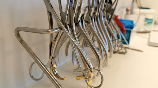Besteck beim Zahnarzt